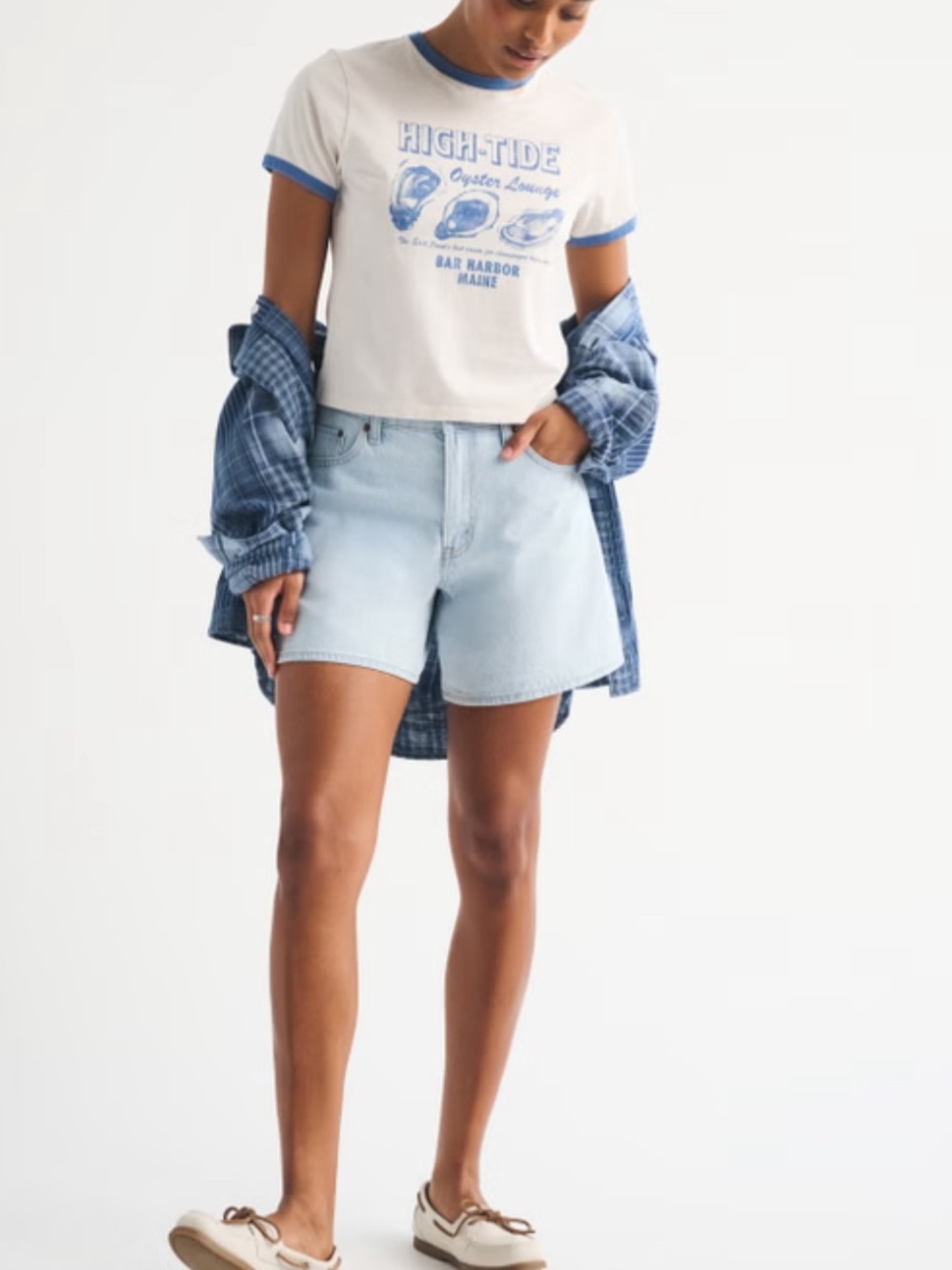 Abercrombie Curve Love High Rise Loose Short Light Wash Sz 26/2